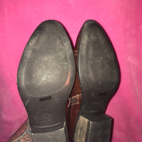 Brown ankle booties - Picture 5 of 5